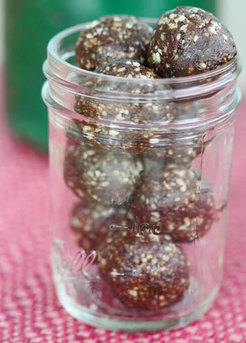 Almond and Date Protein Balls
